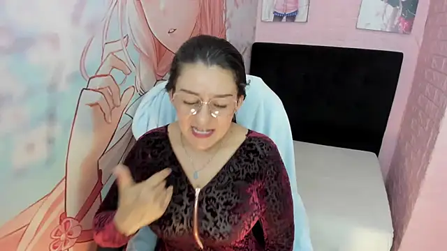 AllysonMilf69 online show from November 1, 2025, 2:19 pm