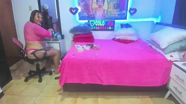 karenmilf 4 online show from January 5, 2025, 1:24 am