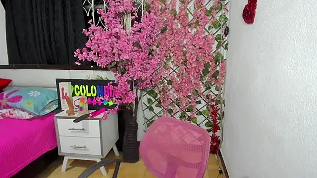 karenmilf 4 online show from September 14, 2025, 4:22 am