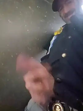 Snapshot of Joysdic41 chatting on February 21, 2025, 7:32 pm Joysdic41 online show from February 21, 2025, 7:32 pm