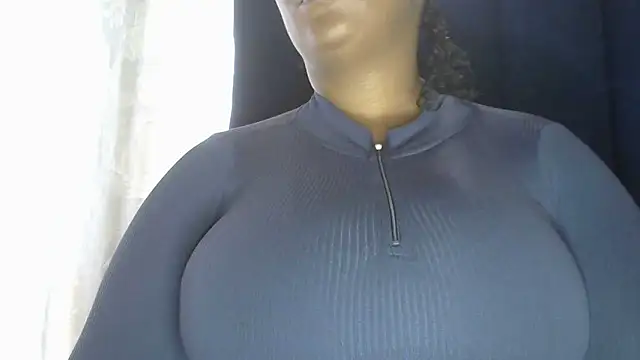 Snapshot of NippleMilkXx chatting on February 3, 2026, 1:38 pm NippleMilkXx online show from February 3, 2026, 1:38 pm