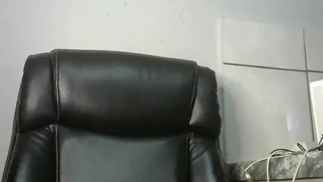 Snapshot of NippleMilkXx chatting on May 1, 2026, 12:21 pm NippleMilkXx online show from May 1, 2026, 12:21 pm