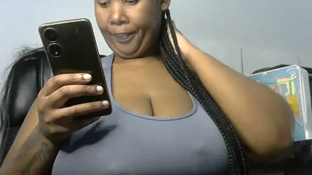 Snapshot of NippleMilkXx chatting on May 6, 2026, 9:47 am NippleMilkXx online show from May 6, 2026, 9:47 am