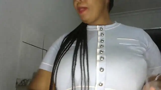 Snapshot of NippleMilkXx chatting on May 30, 2026, 12:30 am NippleMilkXx online show from May 30, 2026, 12:30 am