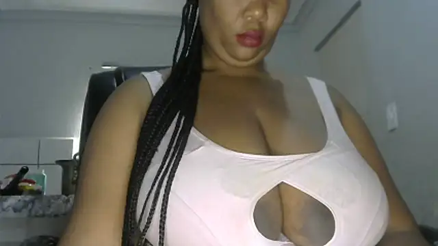 Snapshot of NippleMilkXx chatting on May 31, 2026, 6:10 am NippleMilkXx online show from May 31, 2026, 6:10 am