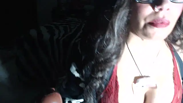 Snapshot of MadisonJayde chatting on December 3, 2024, 2:36 am MadisonJayde online show from December 3, 2024, 2:36 am