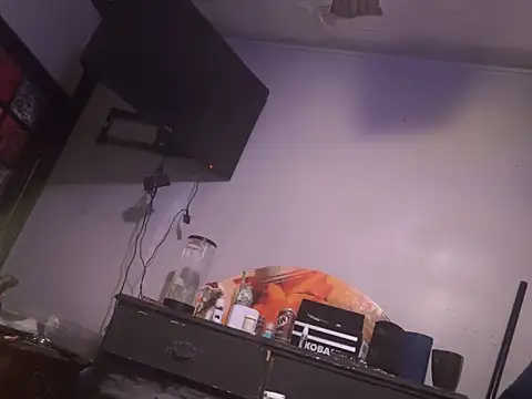 Snapshot of trash4cash chatting on October 3, 2025, 5:21 pm trash4cash online show from October 3, 2025, 5:21 pm