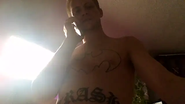 Snapshot of trash4cash chatting on November 8, 2025, 4:12 am trash4cash online show from November 8, 2025, 4:12 am