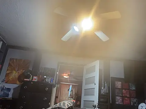 Snapshot of trash4cash chatting on February 26, 2026, 6:18 pm trash4cash online show from February 26, 2026, 6:18 pm