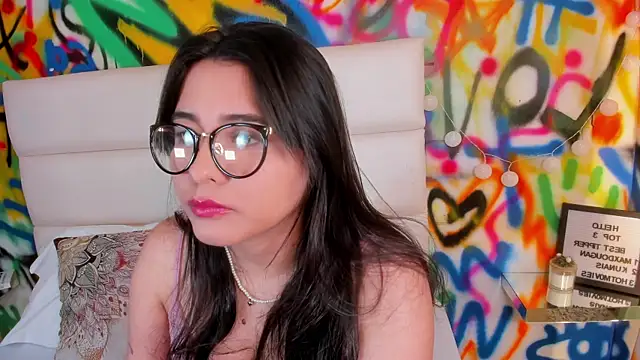 Liana Bernocchi online show from November 23, 2025, 8:52 pm