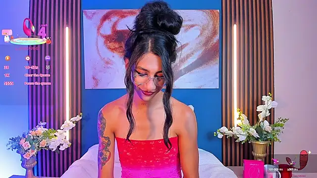 sofiaa grey  online show from September 10, 2025, 1:44 pm