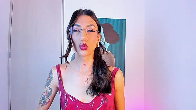 sofiaa grey  online show from March 27, 2026, 3:23 pm