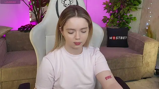 Cassy-Celestial  online show from January 13, 2025, 12:30 am