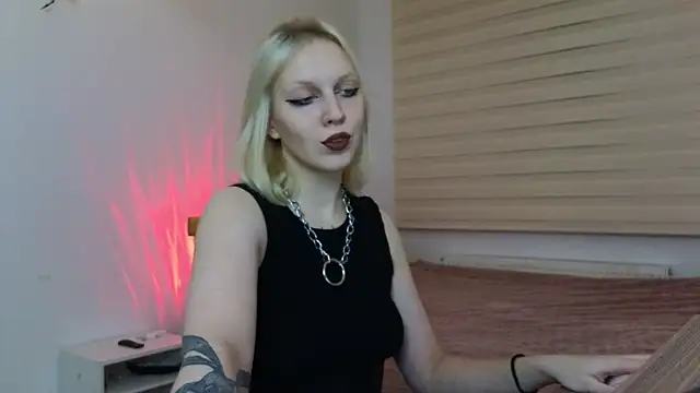 Martha Hoffman online show from February 2, 2025, 8:08 pm