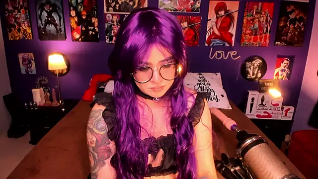 Snapshot of anne_cross chatting on December 17, 2024, 4:34 am anne cross online show from December 17, 2024, 4:34 am