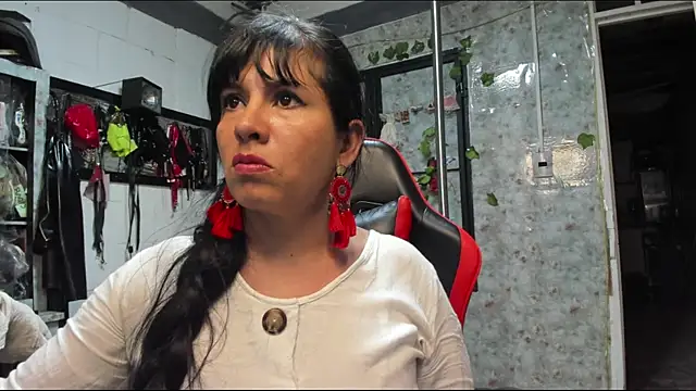 Snapshot of Erlinda-engel chatting on January 30, 2025, 10:51 pm Erlinda-engel online show from January 30, 2025, 10:51 pm