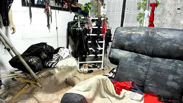 Snapshot of Erlinda-engel chatting on September 23, 2025, 12:30 pm Erlinda-engel online show from September 23, 2025, 12:30 pm