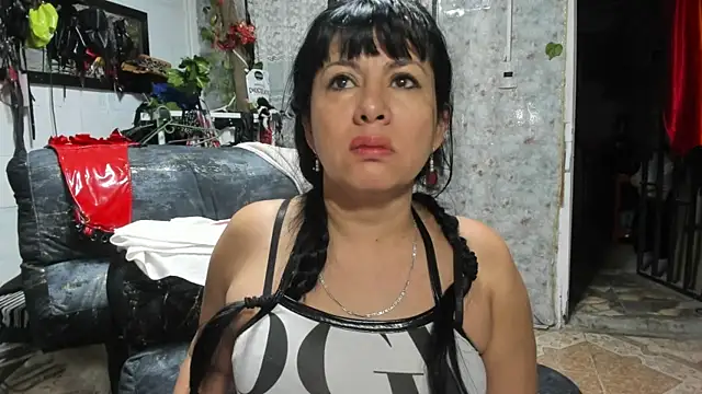 Snapshot of Erlinda-engel chatting on September 26, 2025, 12:20 pm Erlinda-engel online show from September 26, 2025, 12:20 pm