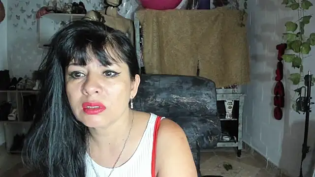 Snapshot of Erlinda-engel chatting on October 17, 2025, 12:08 pm Erlinda-engel online show from October 17, 2025, 12:08 pm