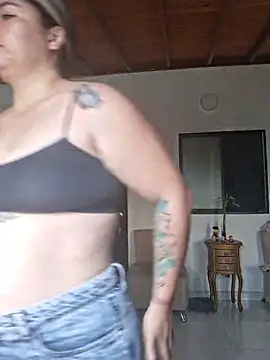 Juliietha servas online show from April 14, 2026, 5:52 pm