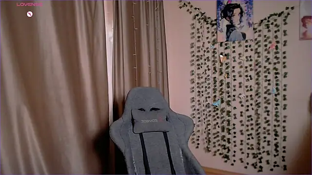 MargoFoxy online show from April 10, 2026, 9:25 am