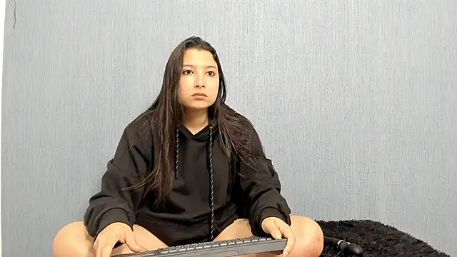 Snapshot of cami-01 chatting on March 12, 2025, 7:49 pm cami-01 online show from March 12, 2025, 7:49 pm