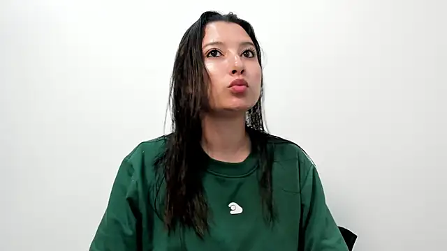 Snapshot of cami-01 chatting on September 29, 2025, 7:51 pm cami-01 online show from September 29, 2025, 7:51 pm