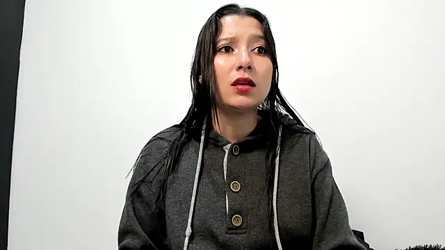 Snapshot of cami-01 chatting on November 10, 2025, 9:58 pm cami-01 online show from November 10, 2025, 9:58 pm