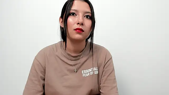 Snapshot of cami-01 chatting on November 14, 2025, 8:51 pm cami-01 online show from November 14, 2025, 8:51 pm