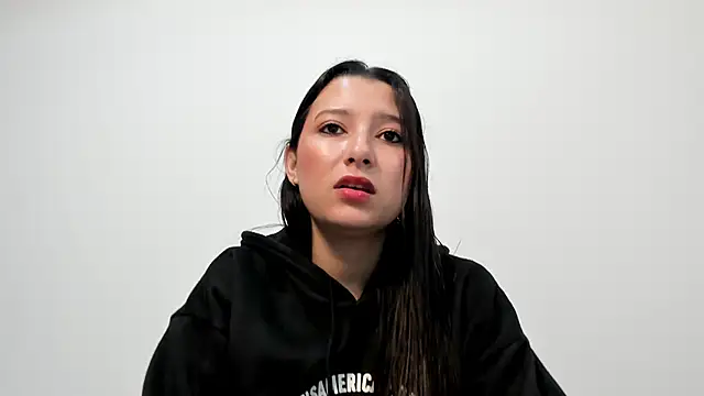 Snapshot of cami-01 chatting on November 24, 2025, 2:39 pm cami-01 online show from November 24, 2025, 2:39 pm