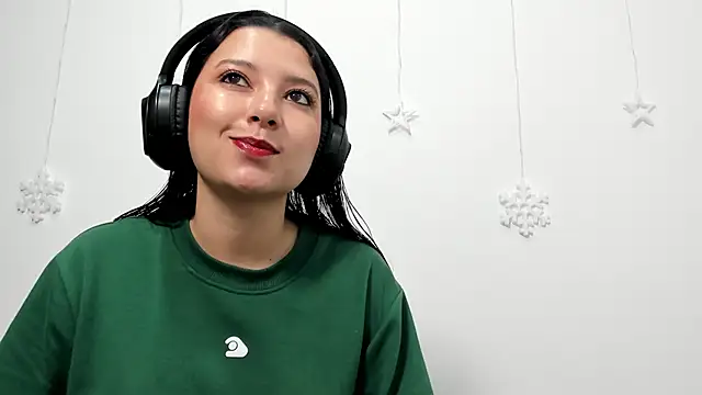 Snapshot of cami-01 chatting on December 21, 2025, 2:24 pm cami-01 online show from December 21, 2025, 2:24 pm