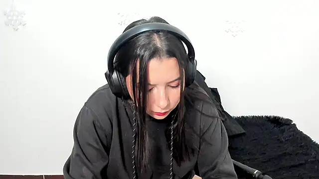 Snapshot of cami-01 chatting on January 12, 2026, 9:20 pm cami-01 online show from January 12, 2026, 9:20 pm