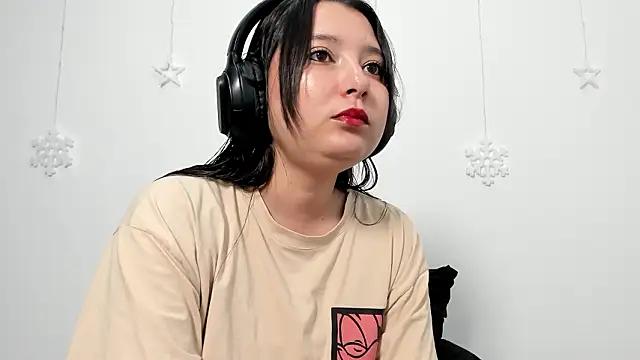 Snapshot of cami-01 chatting on February 20, 2026, 8:53 pm cami-01 online show from February 20, 2026, 8:53 pm