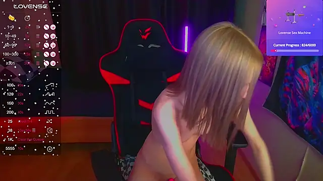 Snapshot of Anita_Sparkle chatting on December 16, 2024, 10:45 pm Anita Sparkle online show from December 16, 2024, 10:45 pm