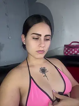 Snapshot of Azuna25 chatting on May 31, 2026, 7:59 pm Azuna25 online show from May 31, 2026, 7:59 pm