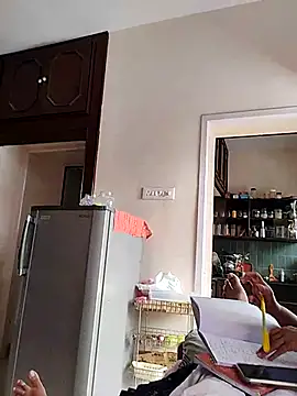 Snapshot of AUNTY1984 chatting on October 9, 2025, 8:01 am AUNTY1984 online show from October 9, 2025, 8:01 am