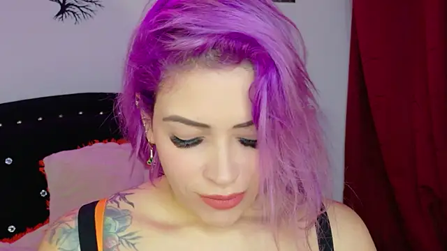 Natalia Montoya online show from May 18, 2026, 4:29 am