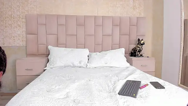 LaurenSnow online show from January 18, 2025, 3:16 pm