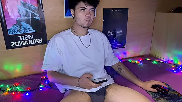 Snapshot of mystrauud chatting on October 13, 2025, 3:34 pm mystrauud online show from October 13, 2025, 3:34 pm