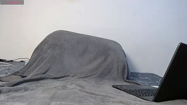 Snapshot of robin_model chatting on October 23, 2025, 7:56 pm robin model online show from October 23, 2025, 7:56 pm