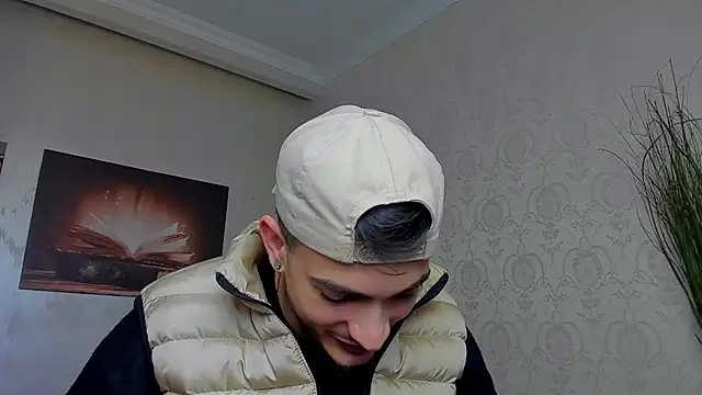 Snapshot of BrandonTate chatting on March 7, 2025, 12:12 pm BrandonTate online show from March 7, 2025, 12:12 pm