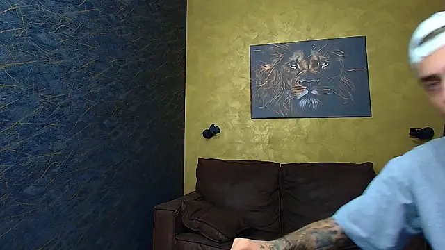 Snapshot of BrandonTate chatting on September 9, 2025, 4:45 am BrandonTate online show from September 9, 2025, 4:45 am