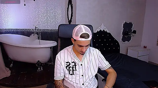 Snapshot of BrandonTate chatting on September 15, 2025, 9:53 am BrandonTate online show from September 15, 2025, 9:53 am