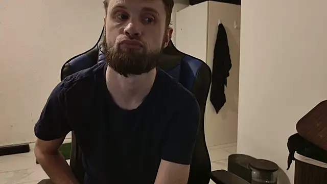 Talenjames4 online show from December 5, 2025, 1:47 am