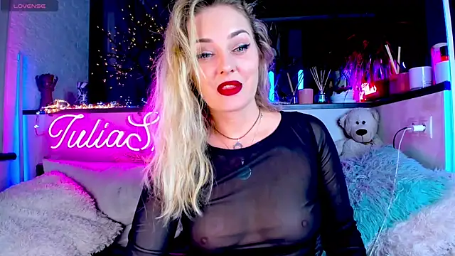  JuliaSpace  online show from January 17, 2025, 6:54 pm