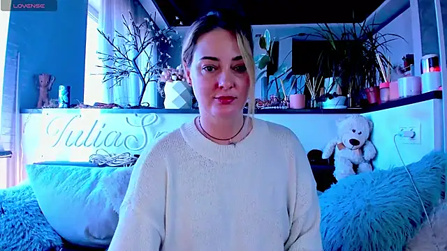  JuliaSpace  online show from February 23, 2025, 10:17 am