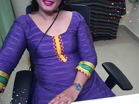 Arushisingh8888 online show from November 10, 2025, 12:48 pm