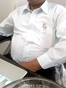 Snapshot of Hot-man39 chatting on December 2, 2024, 10:39 am Hot-man39 online show from December 2, 2024, 10:39 am