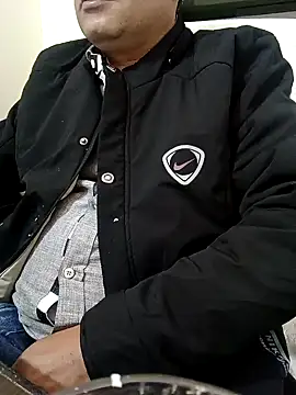 Snapshot of Hot-man39 chatting on December 6, 2024, 11:54 am Hot-man39 online show from December 6, 2024, 11:54 am