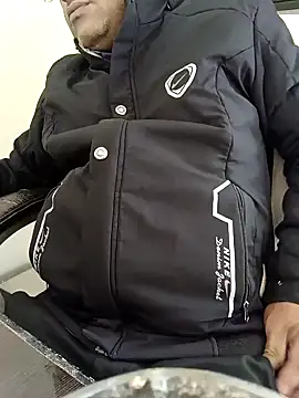 Snapshot of Hot-man39 chatting on December 8, 2024, 7:37 am Hot-man39 online show from December 8, 2024, 7:37 am